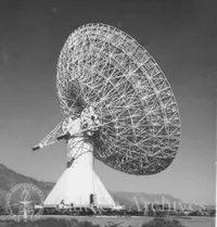 130-foot radio telescope views