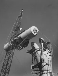 Alidade assembly on pedestal of 90-foot radio telescope