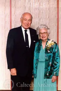 Arnold and Mabel Beckman, formal pose