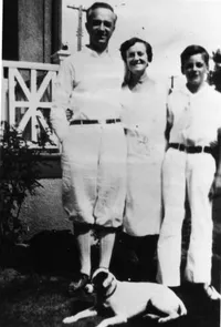 Richard Feynman with his parents, Melville and Lucille