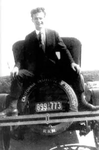 Linus Pauling on rear of car