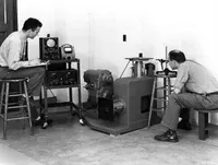 Calibration of vibration pick-up on a mechanical oscillator in the dynamics lab